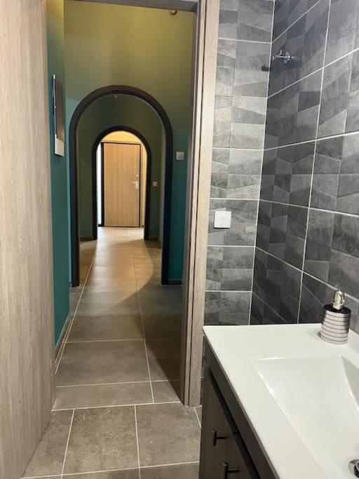 Spacious And Beautiful House بيرايوس المظهر الخارجي الصورة