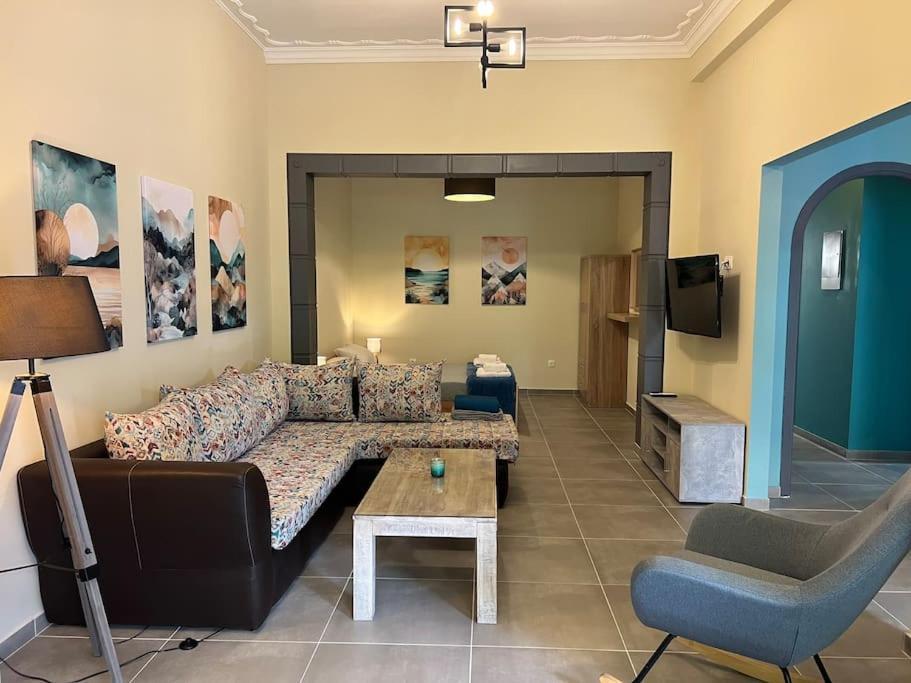 Spacious And Beautiful House بيرايوس المظهر الخارجي الصورة