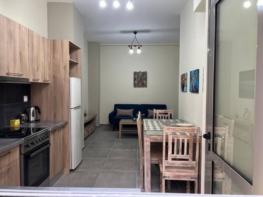 Spacious And Beautiful House بيرايوس المظهر الخارجي الصورة