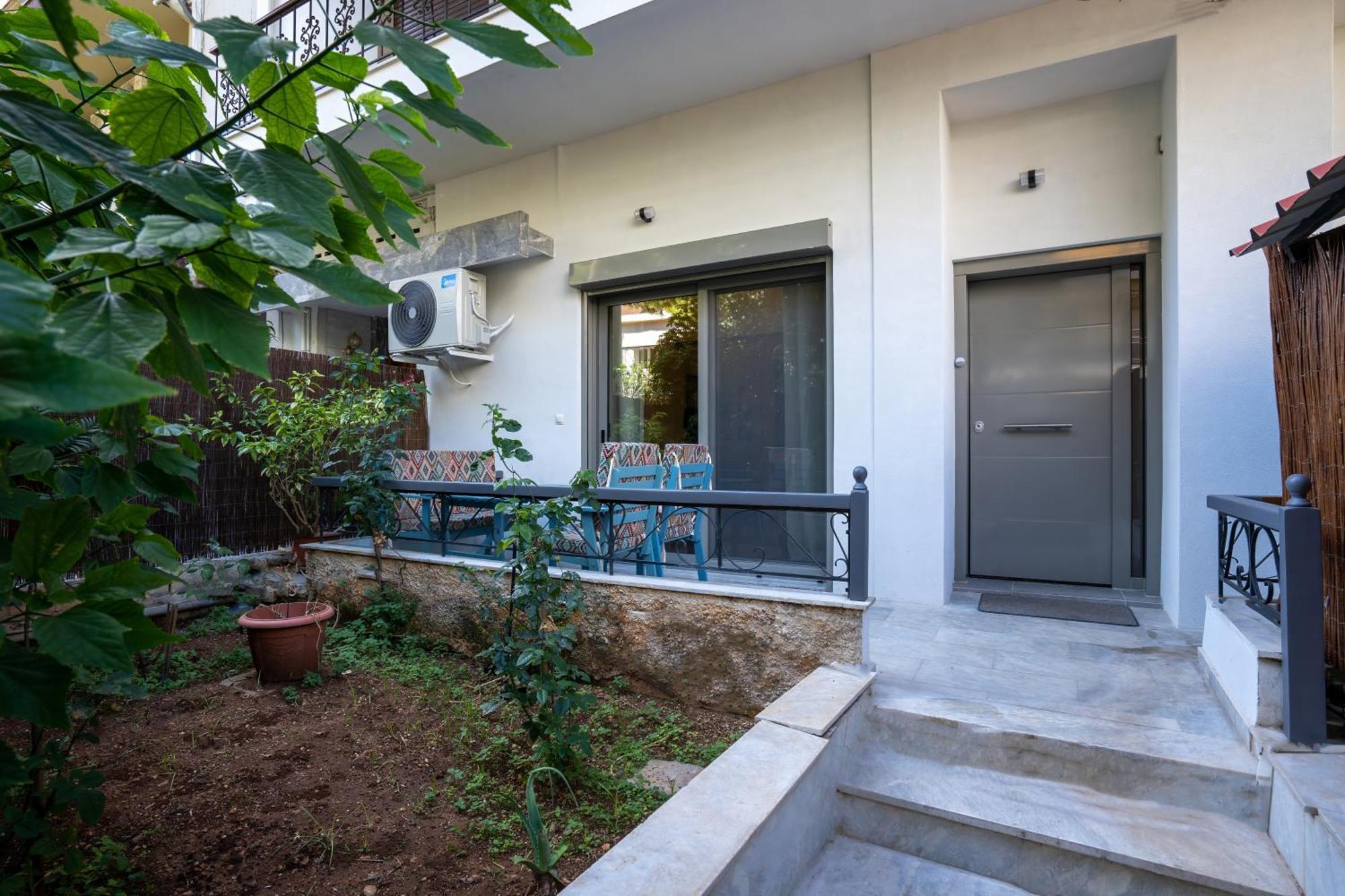 Spacious And Beautiful House بيرايوس المظهر الخارجي الصورة